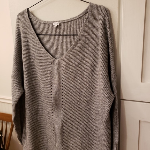 Kismet Deep V Grey Sweater size XXL - Picture 12 of 13